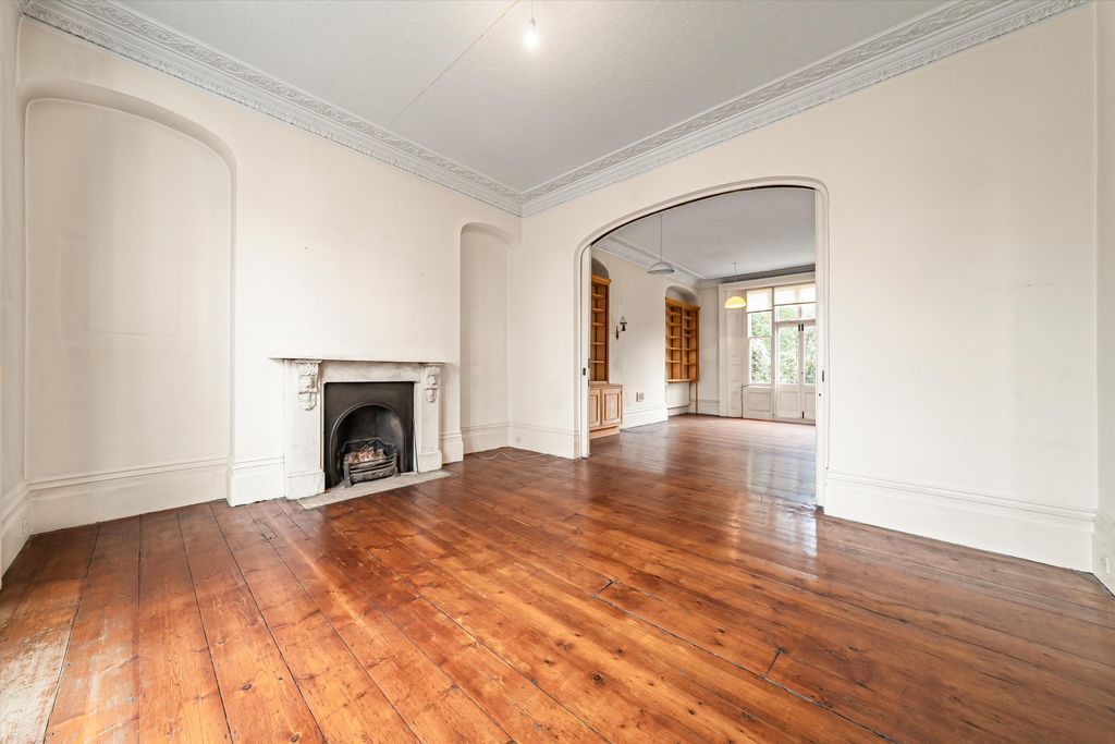 Property photo 2 of 10 Image