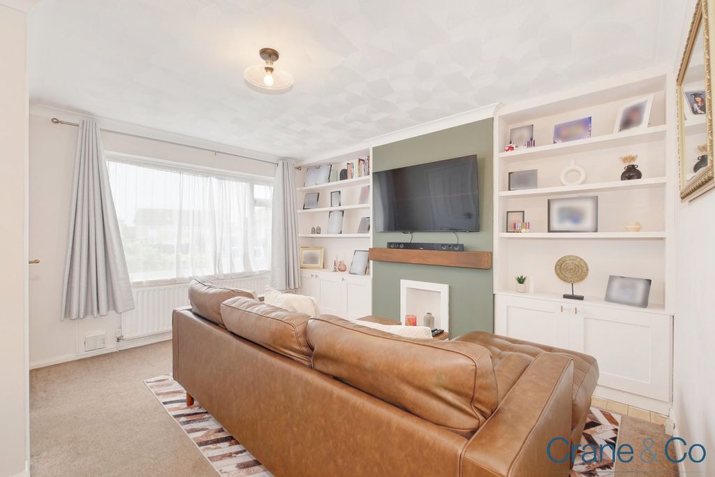 Property photo 2 of 21