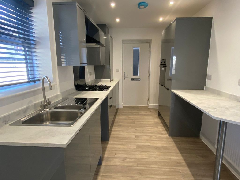 Property photo 2 of 10 3115402