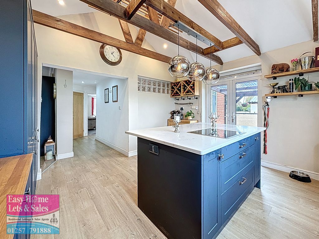 Property photo 3 of 48 Breakfast Room/Kitchen