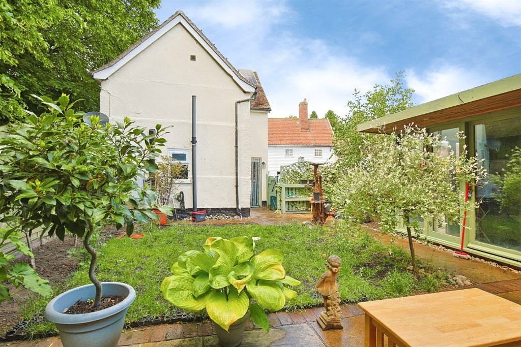 Property photo 2 of 12