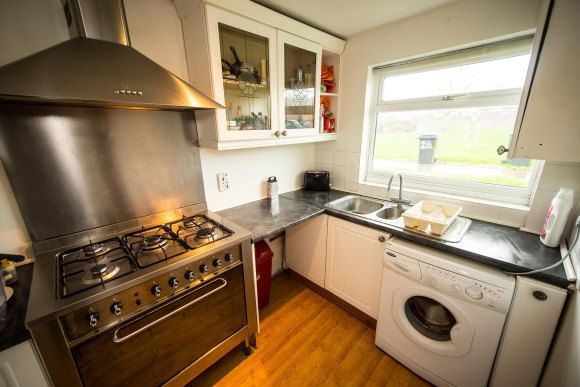 Property photo 1 of 2 27 Kemsing Gardens.Jpg
