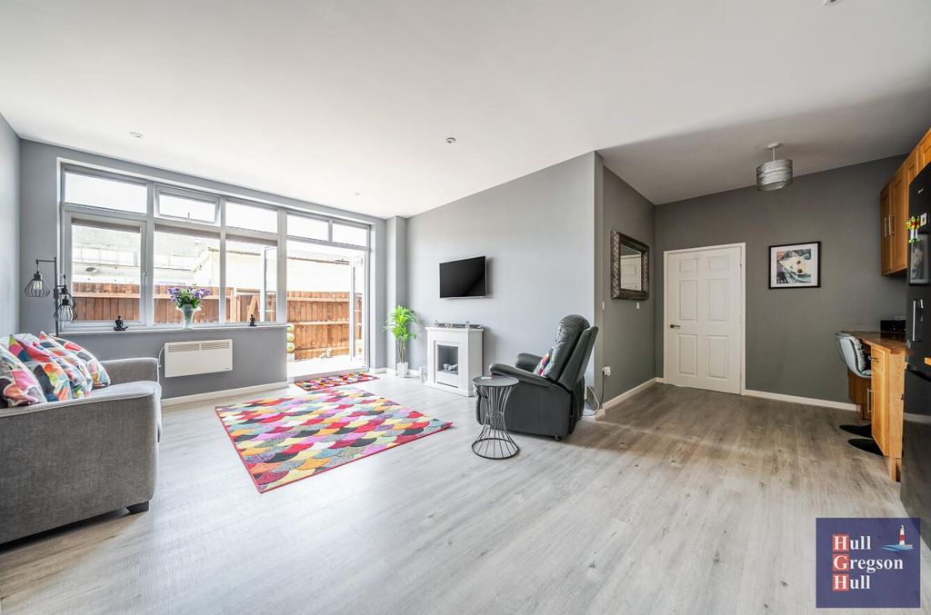 Property photo 2 of 19 A974672F-A517-4B51-90c2-598Df0Af265E.Jpg