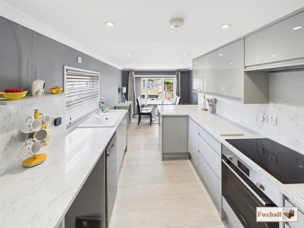 Property photo 3 of 19 Kitchen / Diner