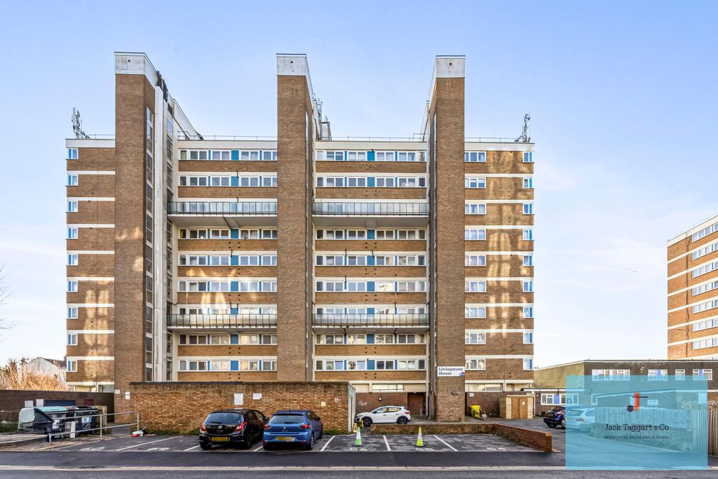 Property photo 1 of 21 Front (Exterior)