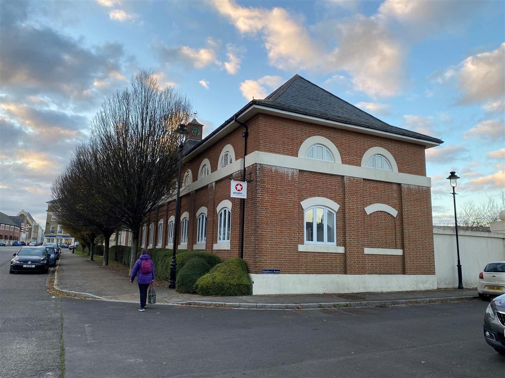 Property photo 1 of 8 External Street View 2.Jpg