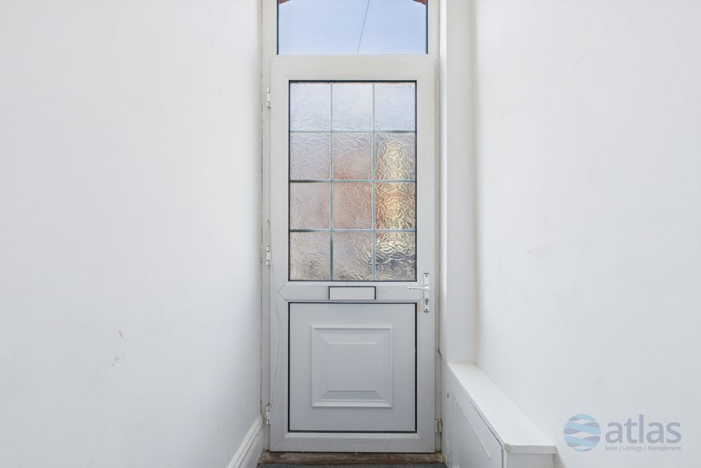 Property photo 2 of 18 Entry