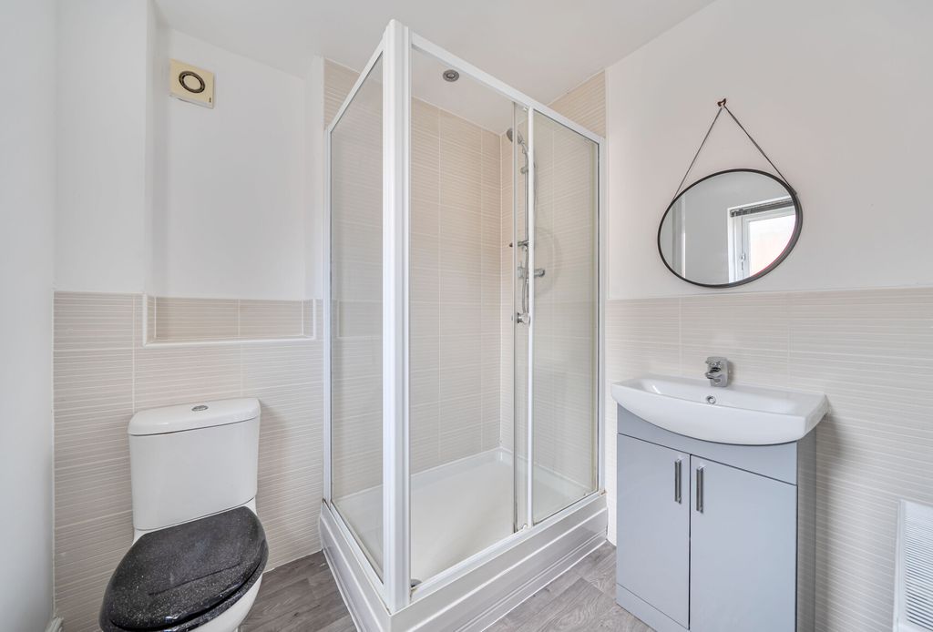 Property photo 3 of 16 1414866-8-698c819...