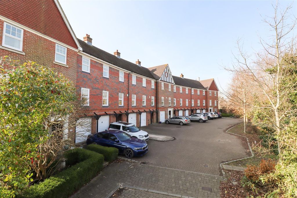 Property photo 1 of 22 Front