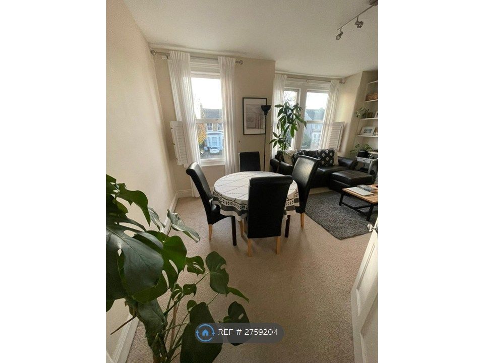 Property photo 2 of 7 Living Room/Diner