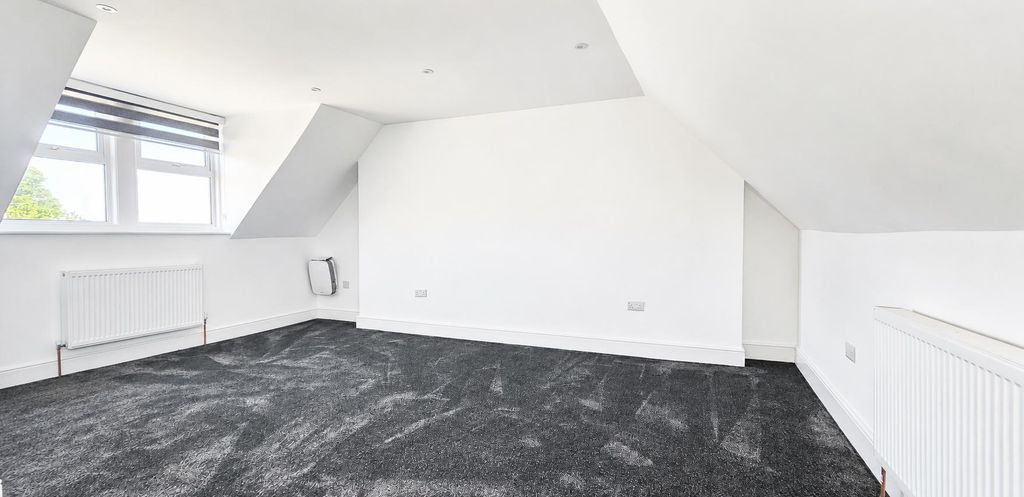 Property photo 3 of 11 5.Png