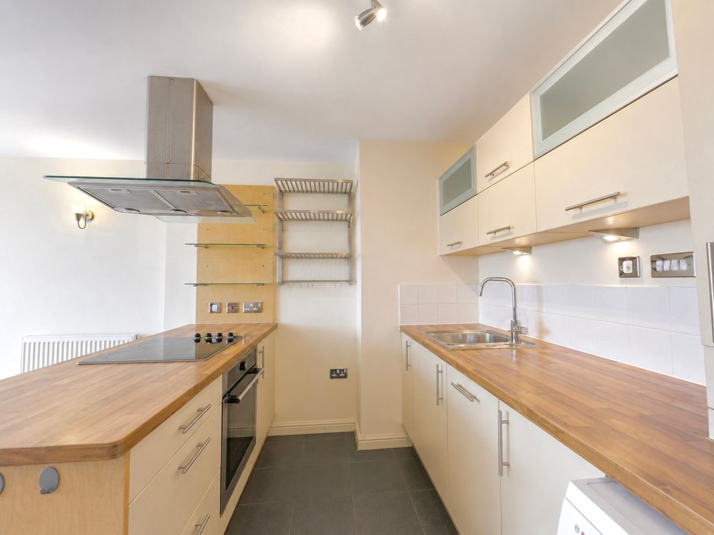 Property photo 3 of 9 4