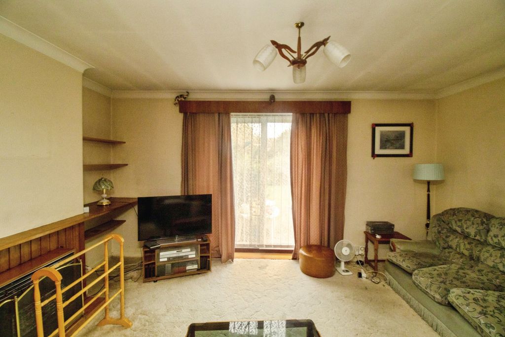 Property photo 3 of 20