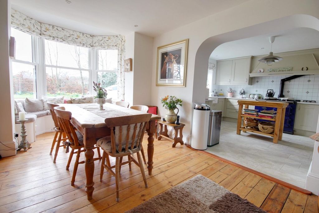 Property photo 2 of 29