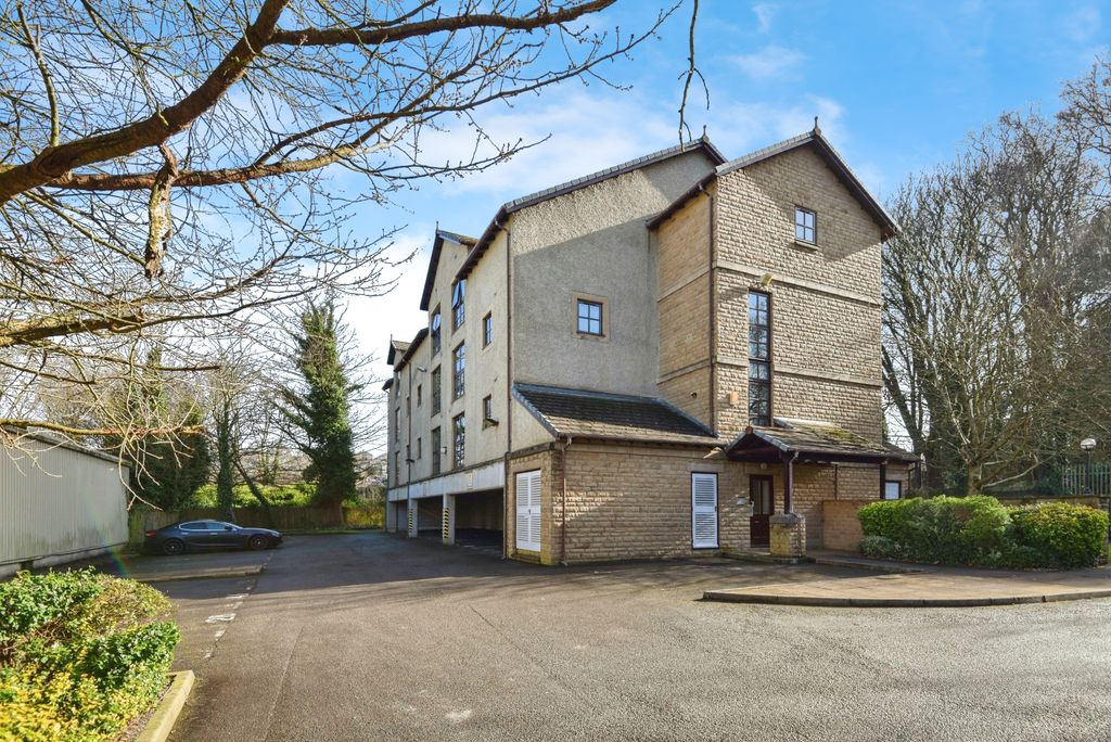 Property photo 1 of 12 External