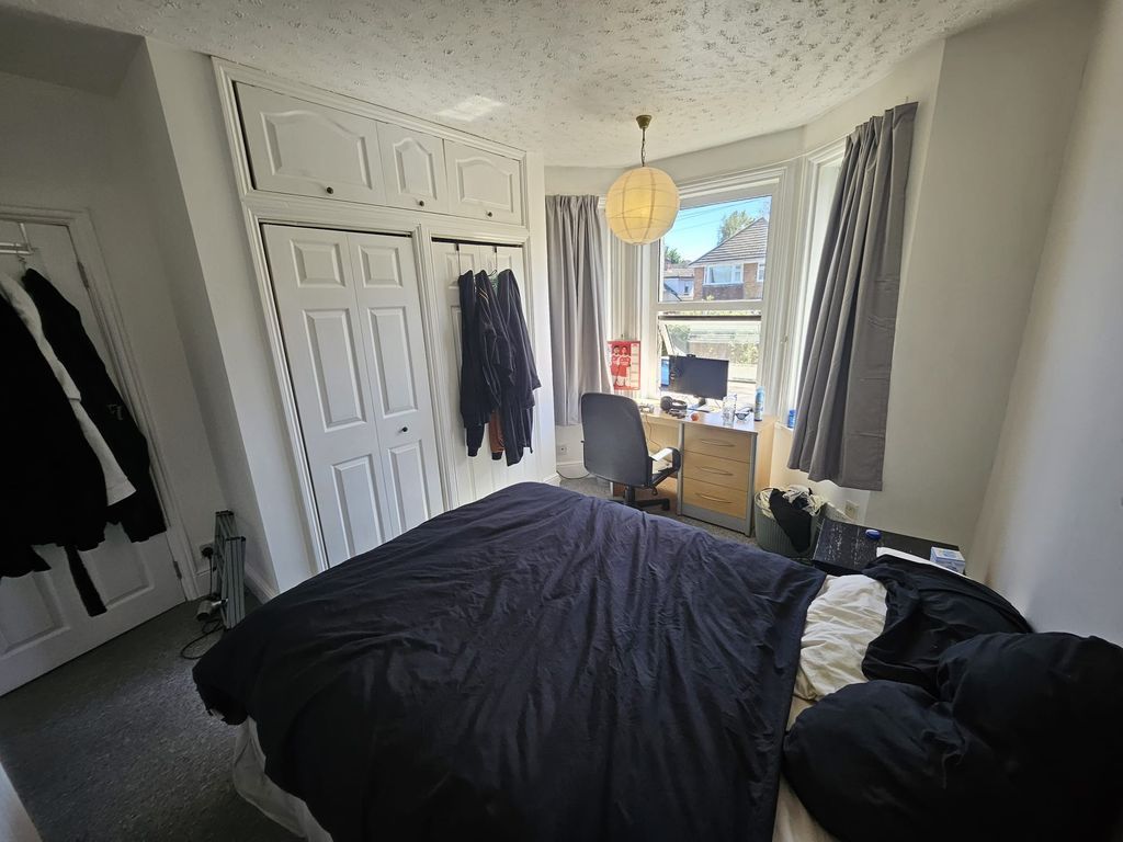 Property photo 3 of 9 Photo 9