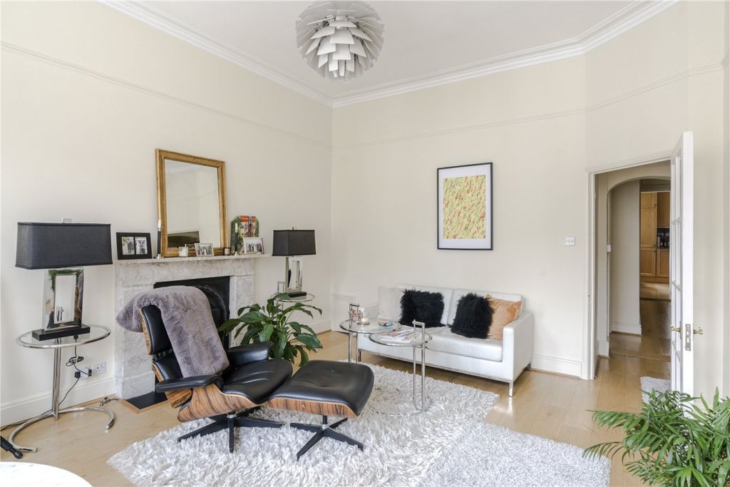 Property photo 3 of 12 Living Room