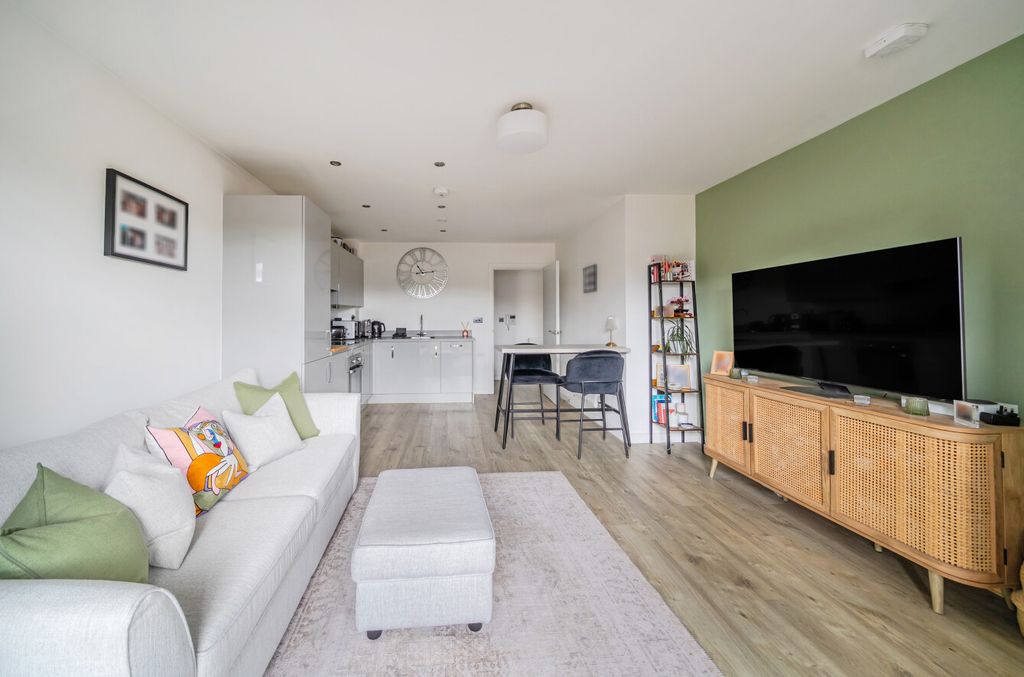 Property photo 3 of 15 1499210-8-6A6B59E...