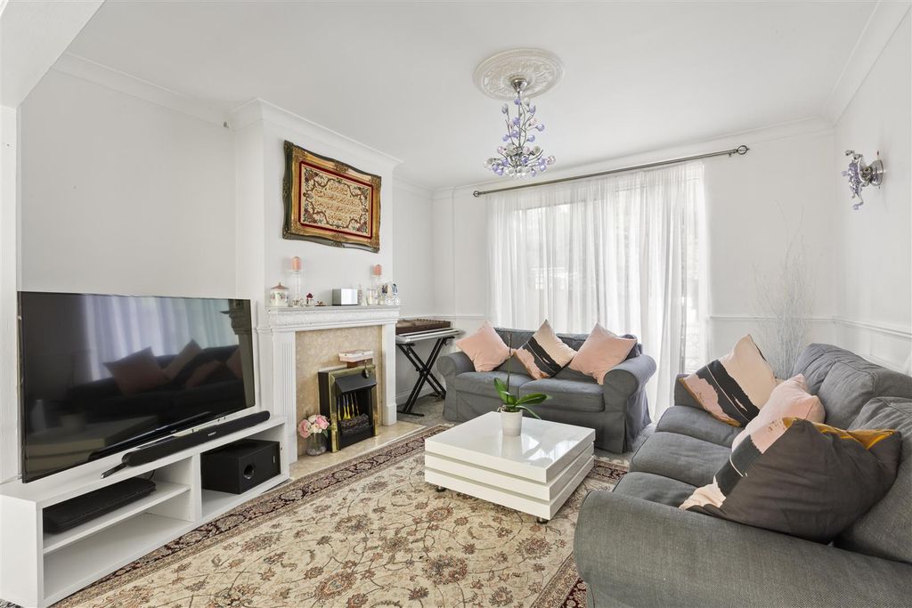 Property photo 3 of 13