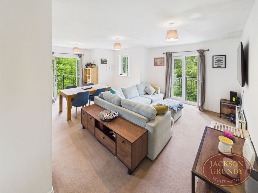 Property photo 3 of 12 St Crispin Drive