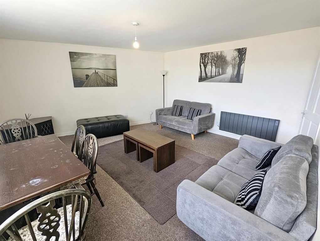 Property photo 2 of 8 Lounge..Jpg
