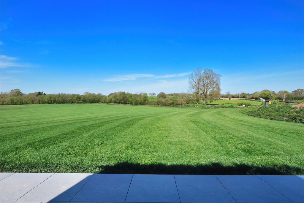 Property photo 2 of 37 Plot 5 (04).Jpg