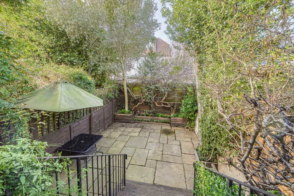 Property photo 3 of 6