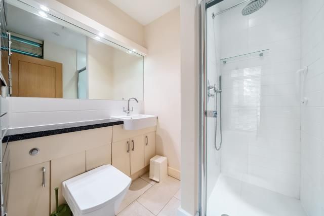 Property photo 3 of 12 Bathroom