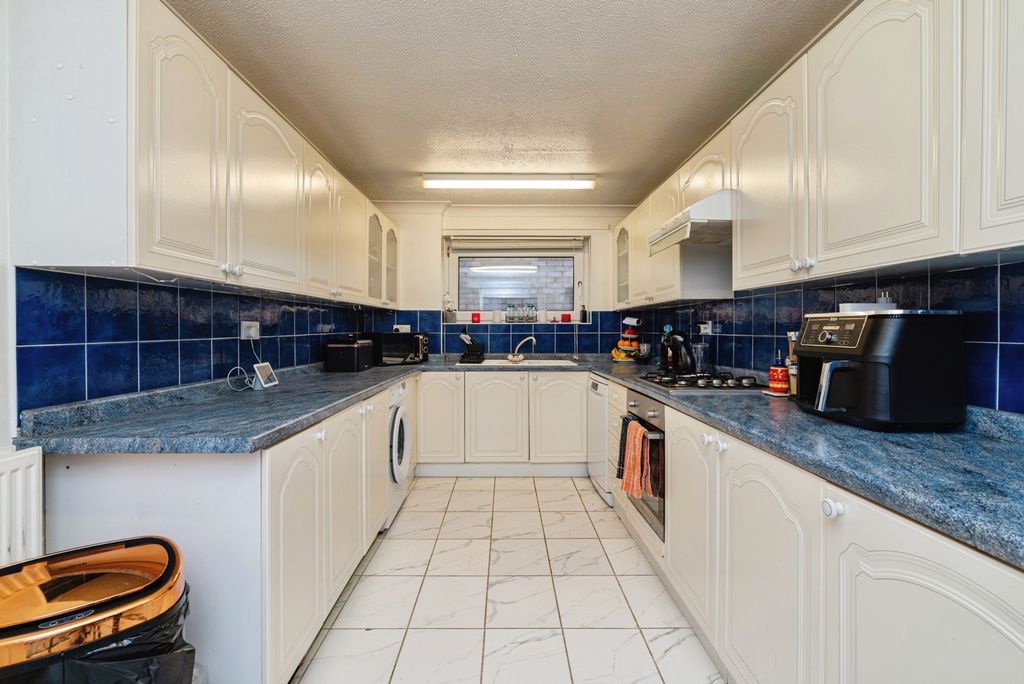 Property photo 2 of 20 Pbox-Img.Jpg