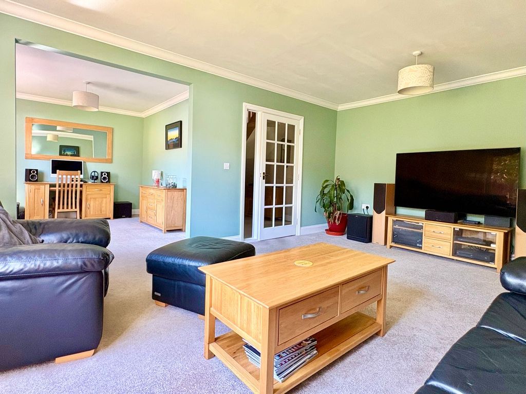 Property photo 3 of 31