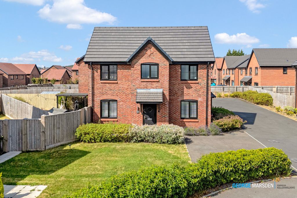 Property photo 2 of 46