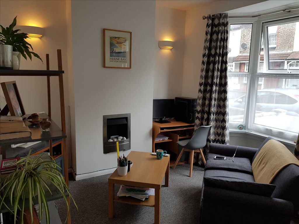 Property photo 2 of 10