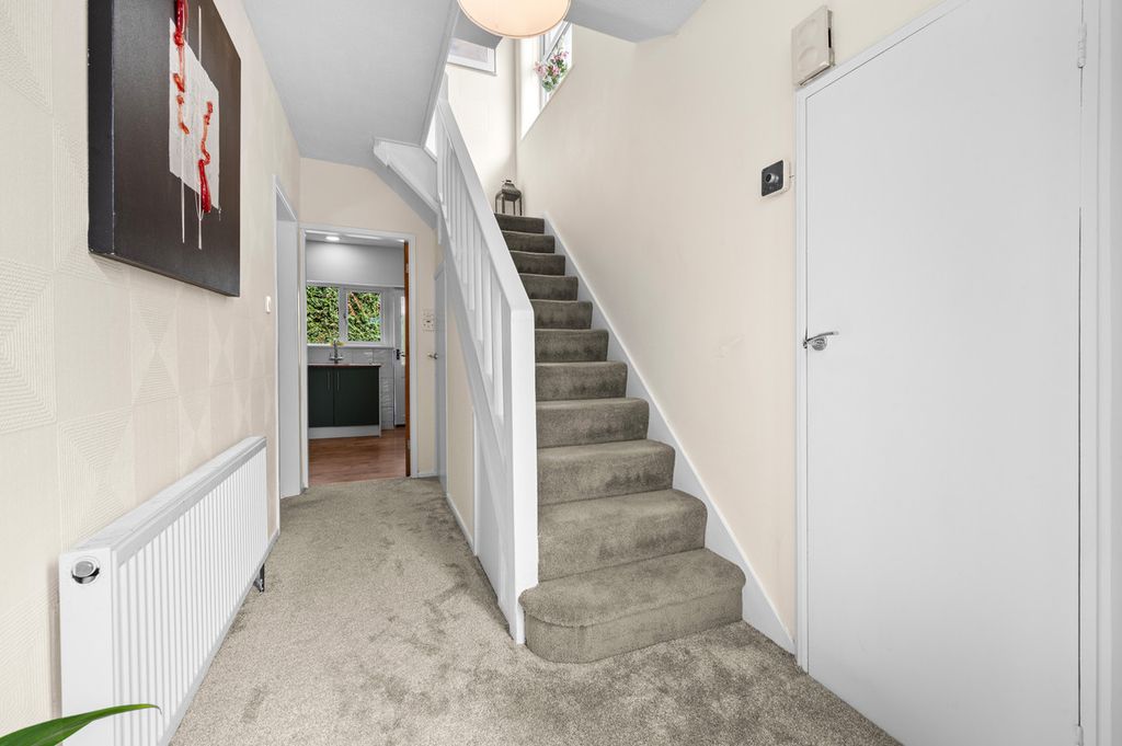 Property photo 2 of 28