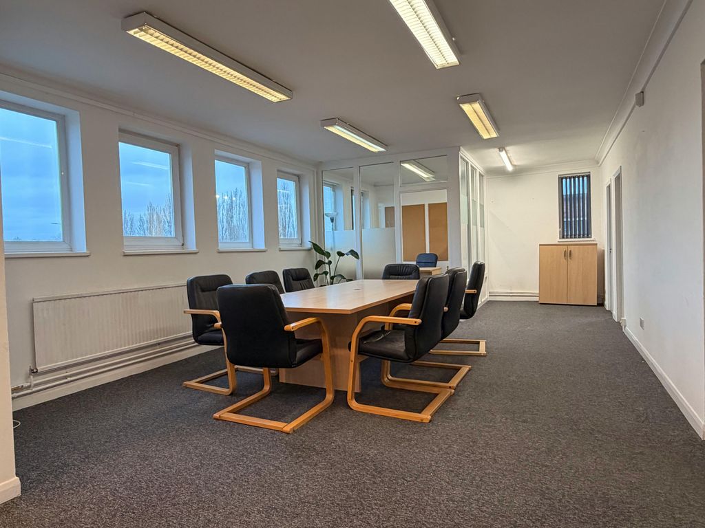 Property photo 3 of 6 Unit 4 Open Plan Office.Jpg