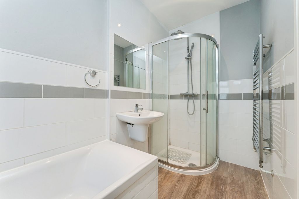 Property photo 3 of 20 Pbox-Img.Jpg