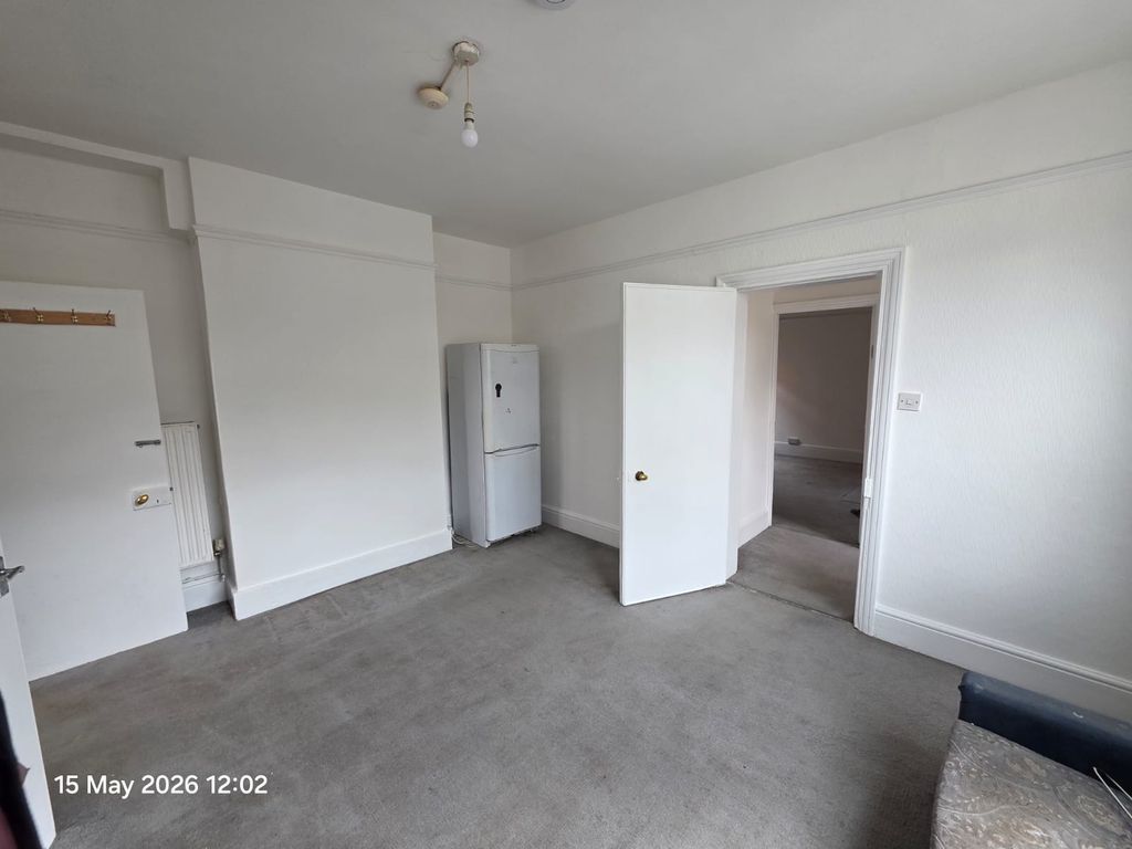Property photo 2 of 6 Gallery