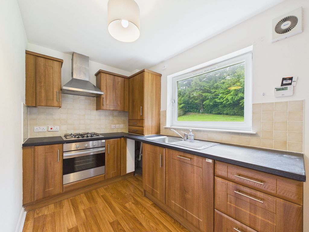 Property photo 3 of 8 Kitchen