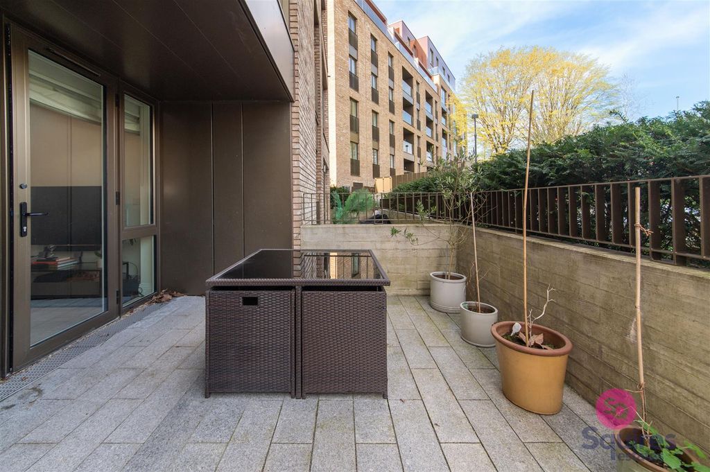 Property photo 3 of 28