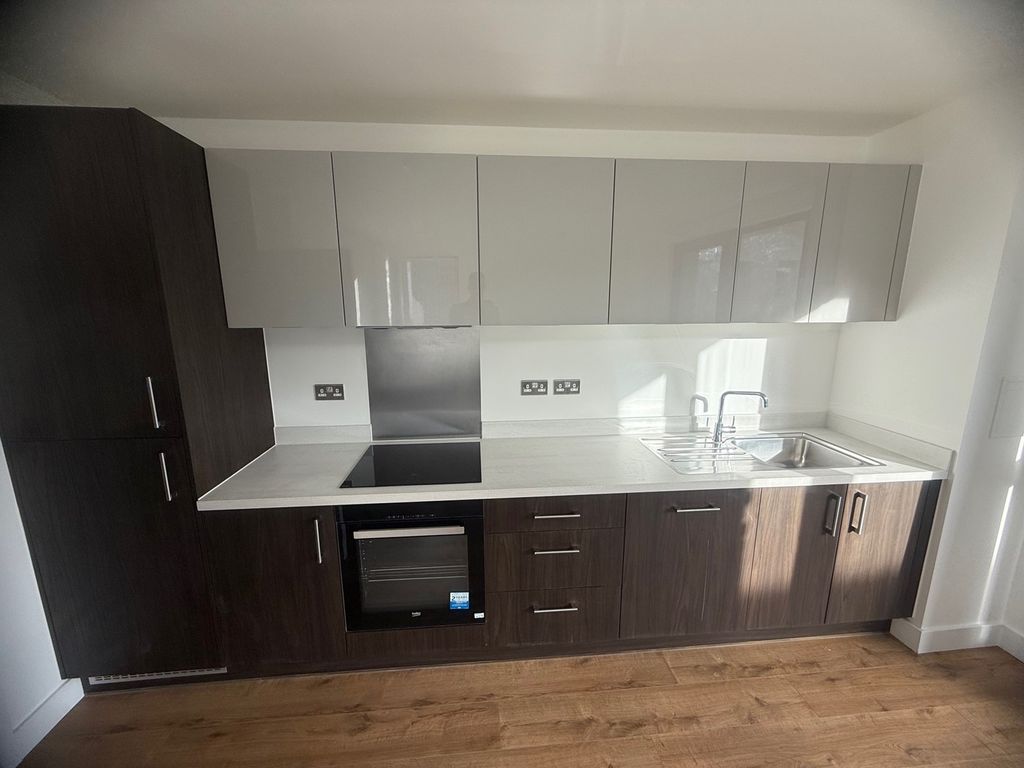 Property photo 3 of 9 Kitchen