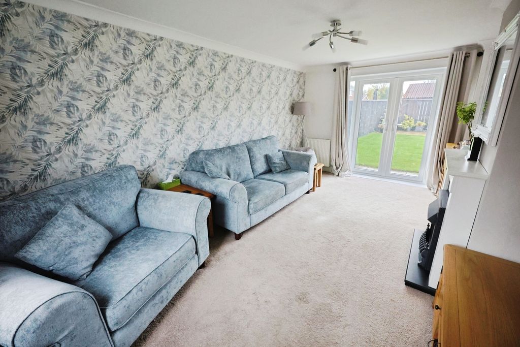 Property photo 3 of 12 Pbox-Img.Jpg