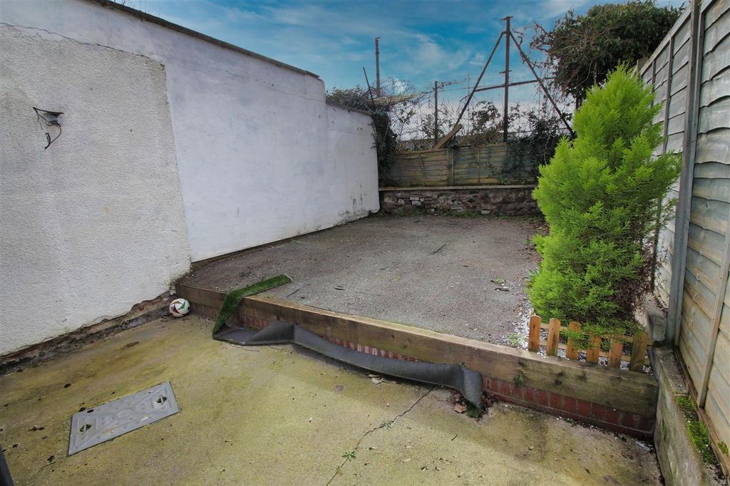 Property photo 3 of 8