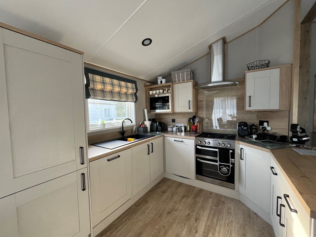 Property photo 3 of 26