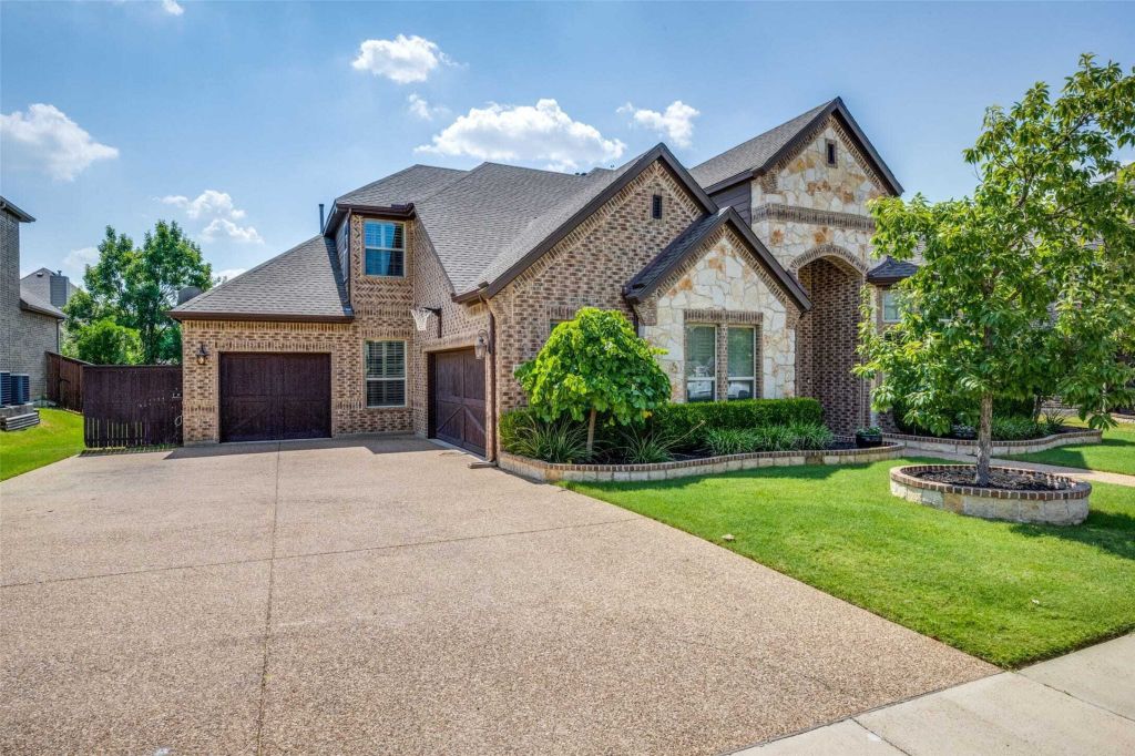 Property photo 1 of 31