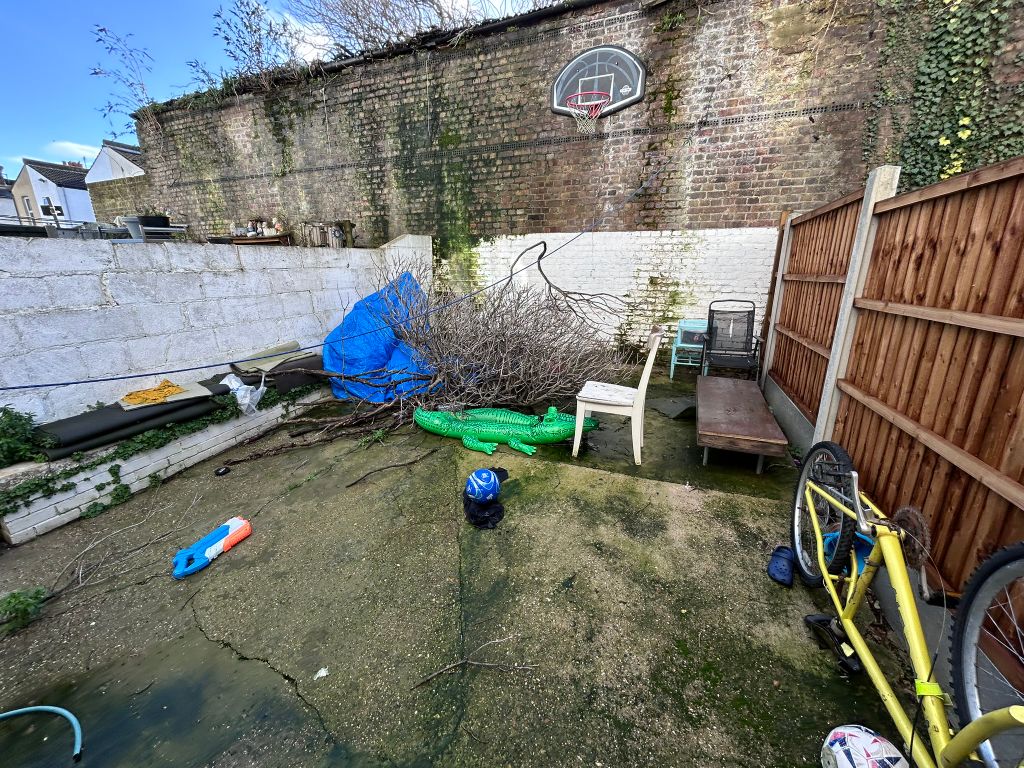 Property photo 2 of 3