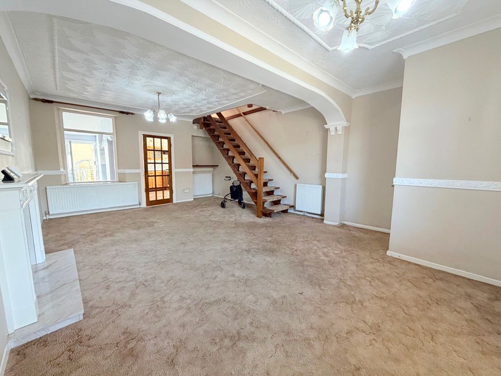 Property photo 3 of 24