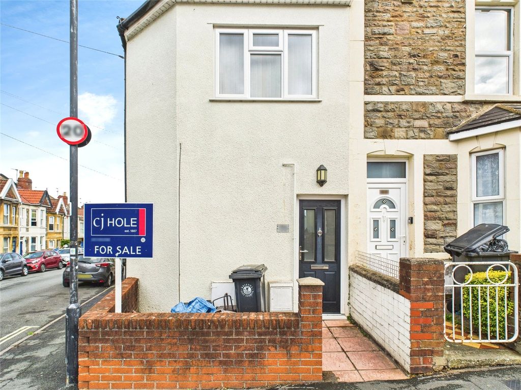 Property photo 2 of 11 Picture No. 12