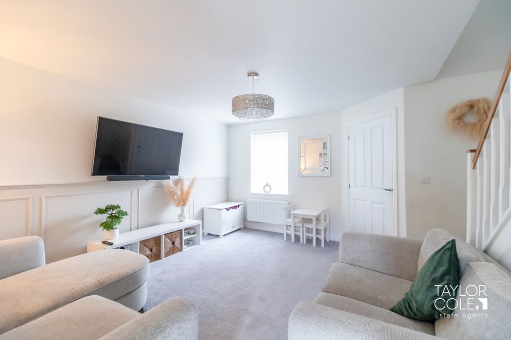 Property photo 3 of 19