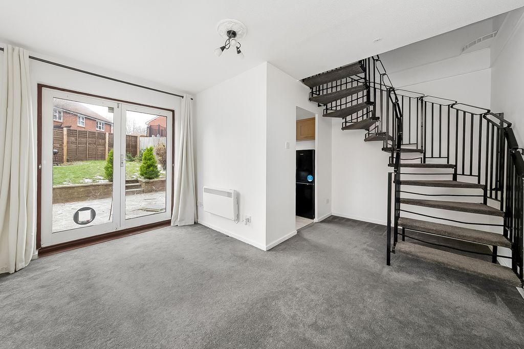 Property photo 2 of 12