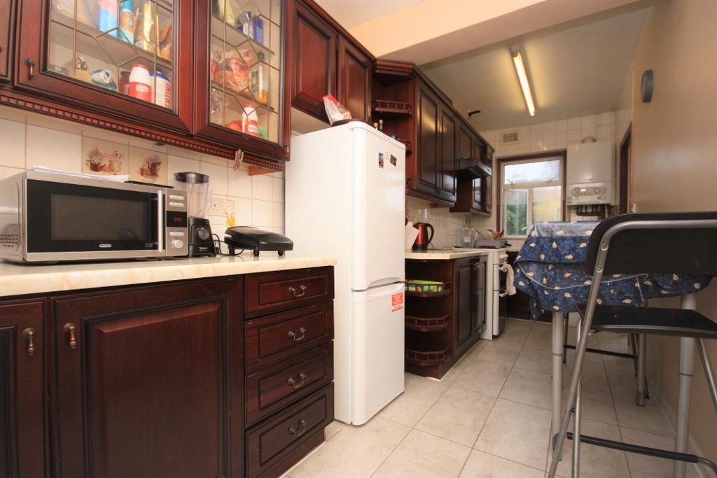 Property photo 3 of 9 Kitchen