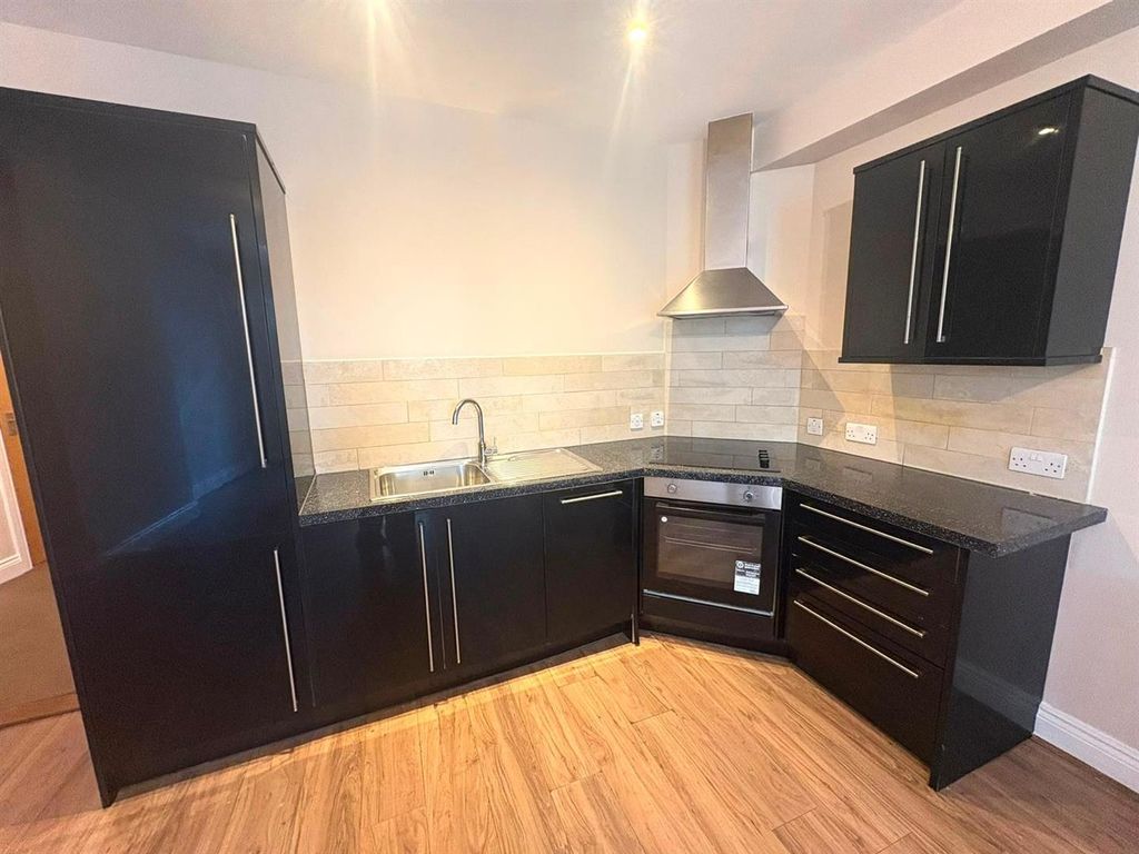 Property photo 1 of 7 Kitchen.Jpg